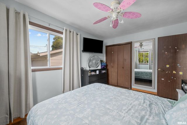 1300 E 20TH Avenue, Milan, IL 61264