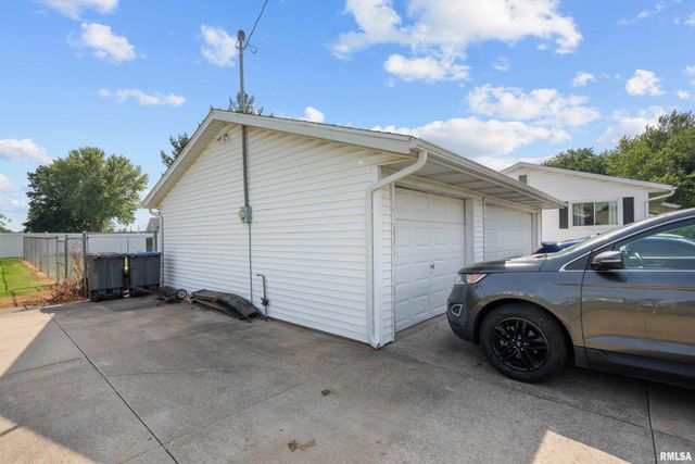 1300 E 20TH Avenue, Milan, IL 61264