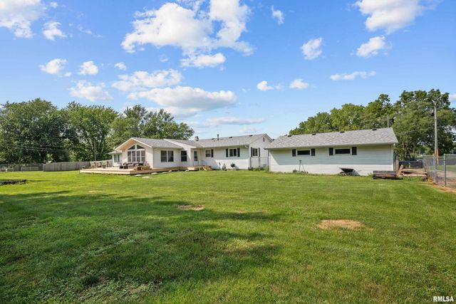 1300 E 20TH Avenue, Milan, IL 61264