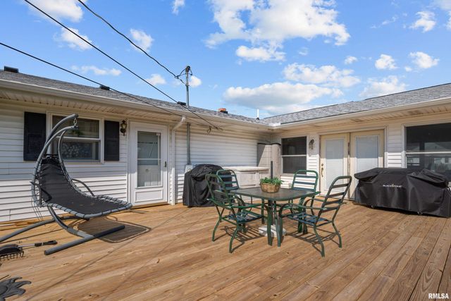 1300 E 20TH Avenue, Milan, IL 61264