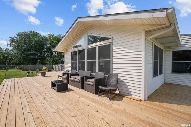 1300 E 20TH Avenue, Milan, IL 61264