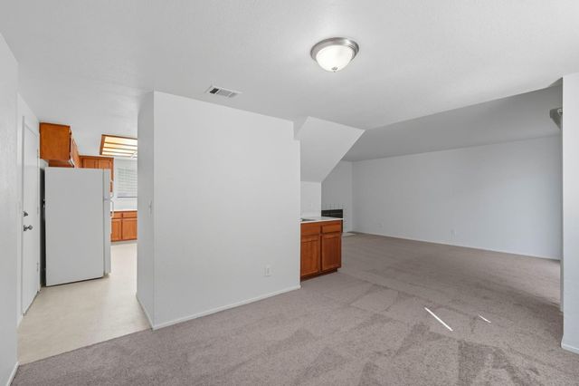 6880 Calvine Rd, Sacramento, CA 95823