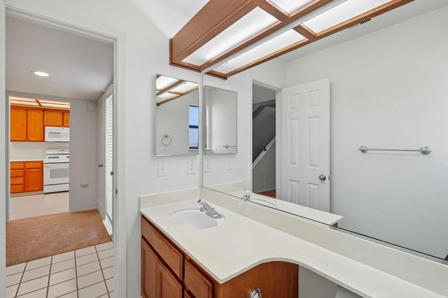 6880 Calvine Rd, Sacramento, CA 95823