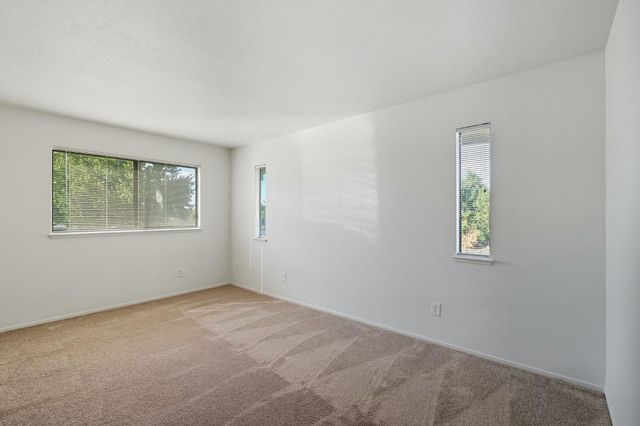 6880 Calvine Rd, Sacramento, CA 95823