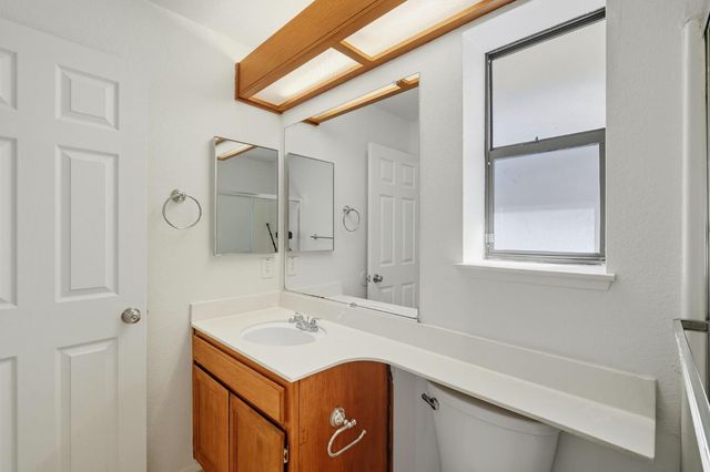 6880 Calvine Rd, Sacramento, CA 95823