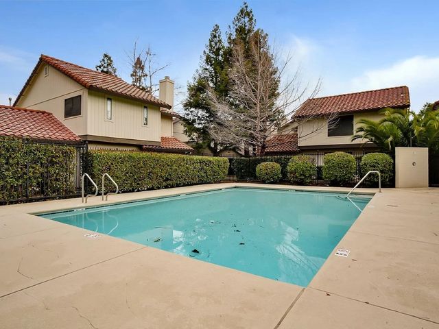 6880 Calvine Rd, Sacramento, CA 95823