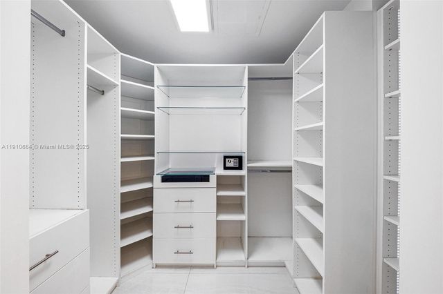 7918 Harbour Island Dr 207, North Bay Village, FL 33141