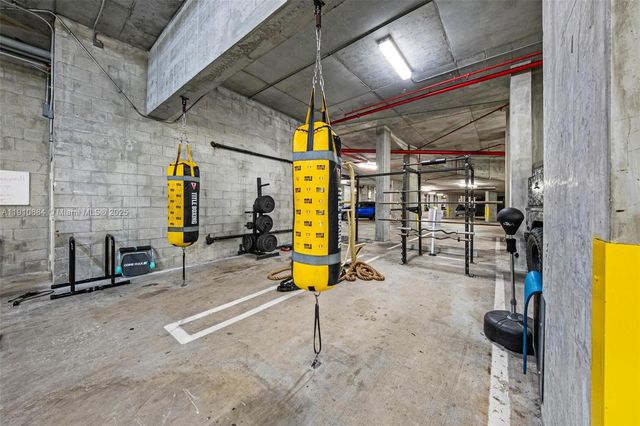 7918 Harbour Island Dr 207, North Bay Village, FL 33141