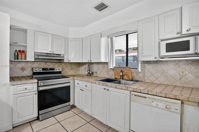 2451 NW 11th St, Miami, FL 33125