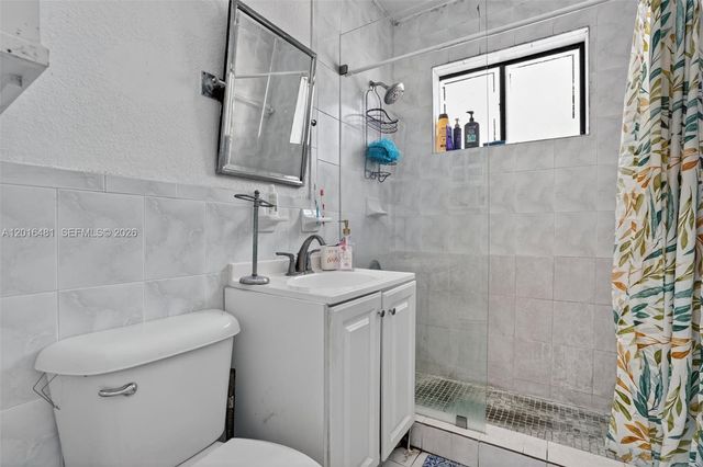 2451 NW 11th St, Miami, FL 33125