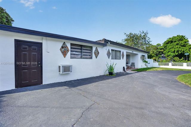 2451 NW 11th St, Miami, FL 33125