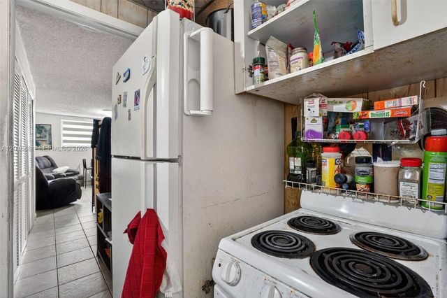 2451 NW 11th St, Miami, FL 33125