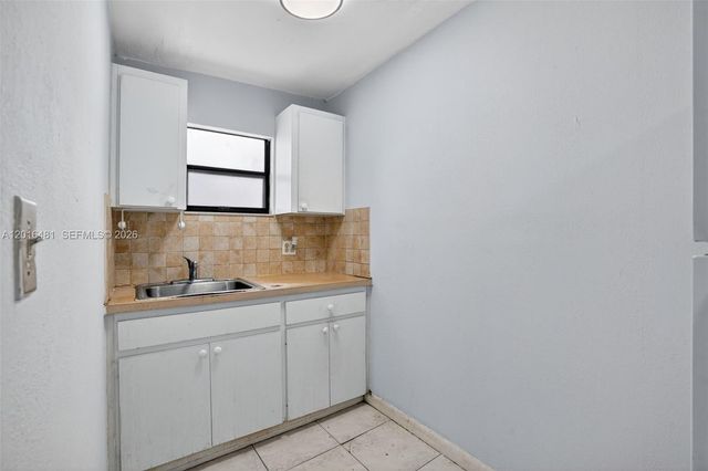 2451 NW 11th St, Miami, FL 33125