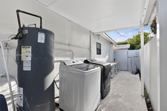 2451 NW 11th St, Miami, FL 33125