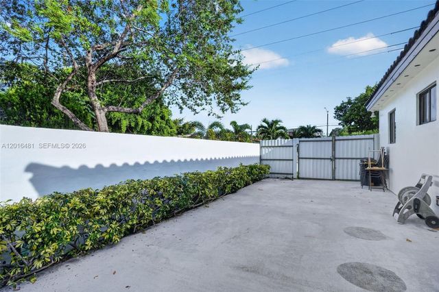 2451 NW 11th St, Miami, FL 33125