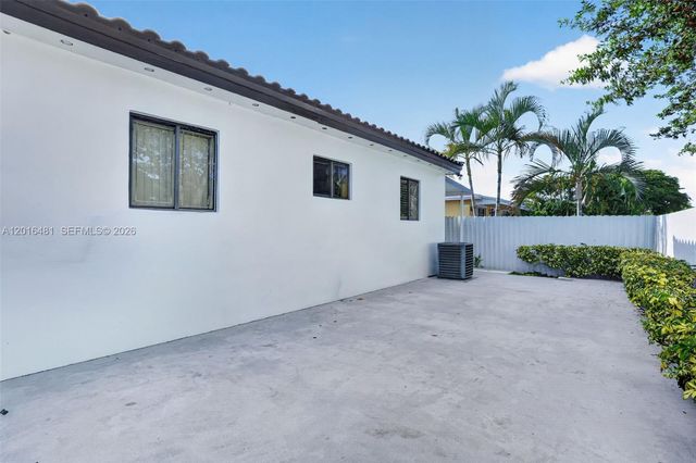 2451 NW 11th St, Miami, FL 33125