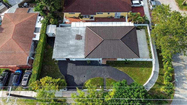 2451 NW 11th St, Miami, FL 33125