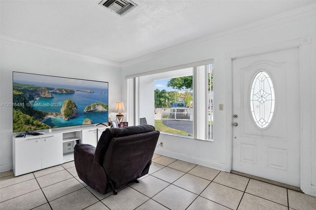 2451 NW 11th St, Miami, FL 33125