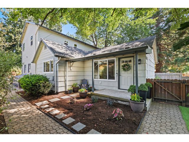 2116 Se 84TH Ave, Portland, OR 97216