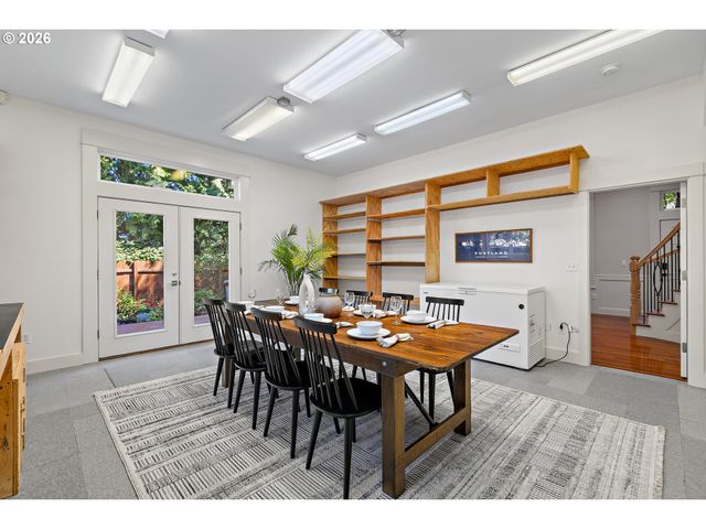 2116 Se 84TH Ave, Portland, OR 97216