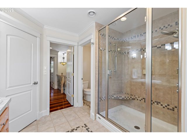 2116 Se 84TH Ave, Portland, OR 97216
