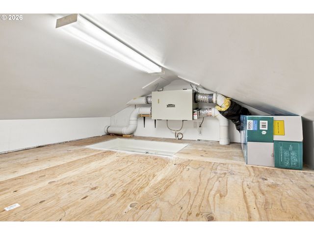 2116 Se 84TH Ave, Portland, OR 97216