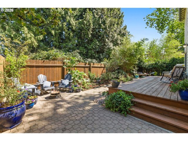 2116 Se 84TH Ave, Portland, OR 97216