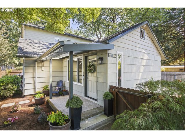 2116 Se 84TH Ave, Portland, OR 97216