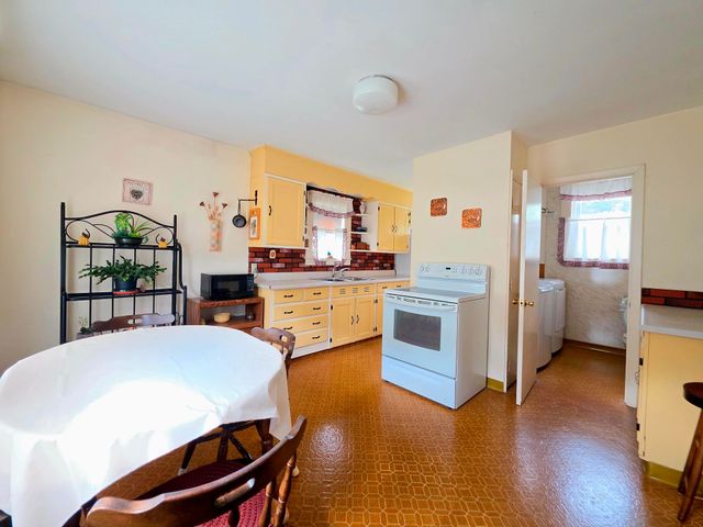 16 Dakin Street, Concord, NH 03301