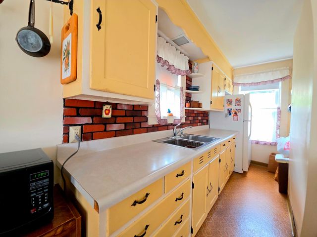 16 Dakin Street, Concord, NH 03301