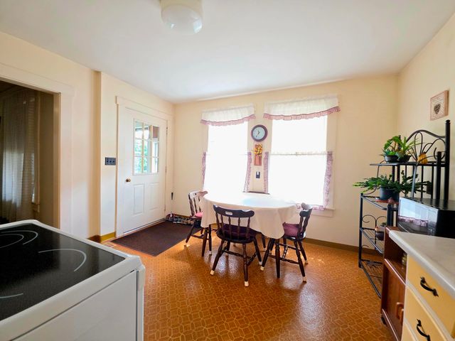16 Dakin Street, Concord, NH 03301