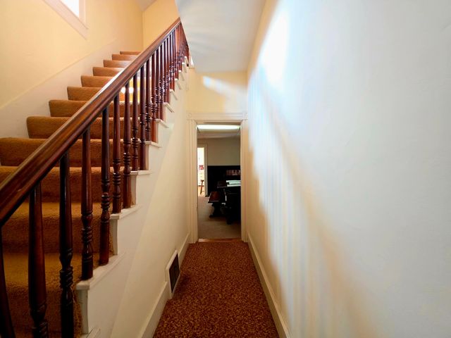 16 Dakin Street, Concord, NH 03301