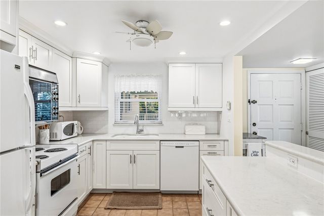 5300 Highway A1a None 206, Vero Beach, FL 32963