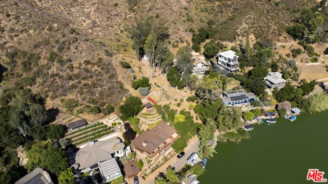 2100 Lakeshore Drive, Agoura Hills, CA 91301