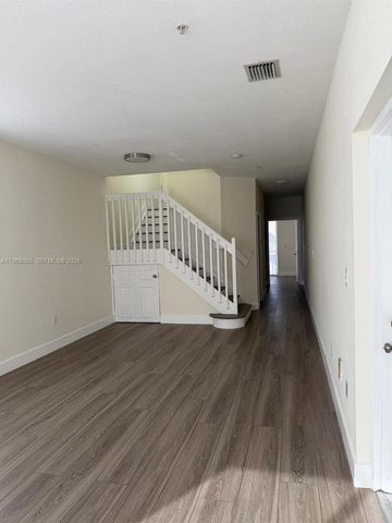 7100 NW 177th St 210-14, Hialeah, FL 33015