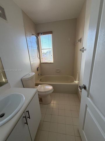 7100 NW 177th St 210-14, Hialeah, FL 33015