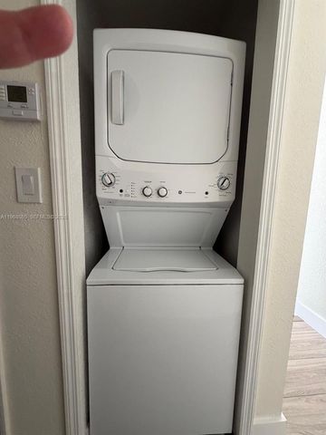 7100 NW 177th St 210-14, Hialeah, FL 33015