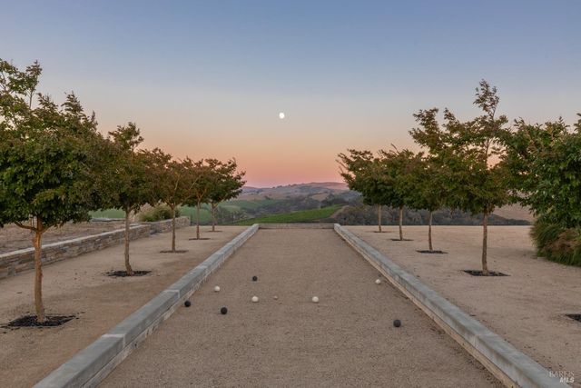 3545 Bloomfield Rd, Sebastopol, CA 95472