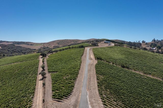 3545 Bloomfield Rd, Sebastopol, CA 95472