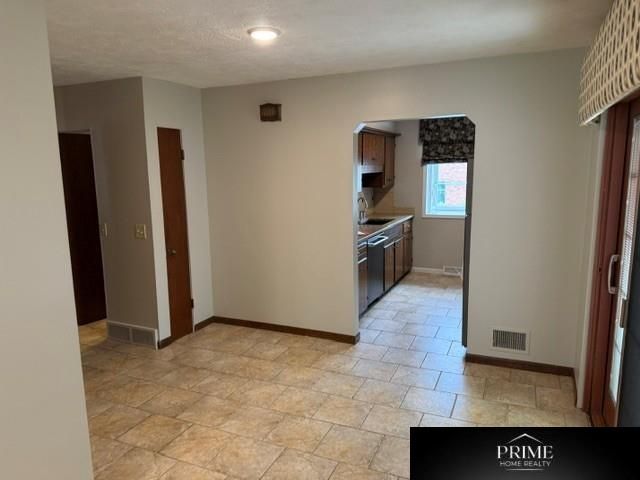 2410 S 84th Street, Omaha, NE 68124