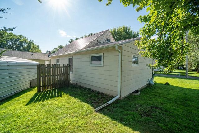 2218 Fenner Avenue, Eau Claire, WI 54703