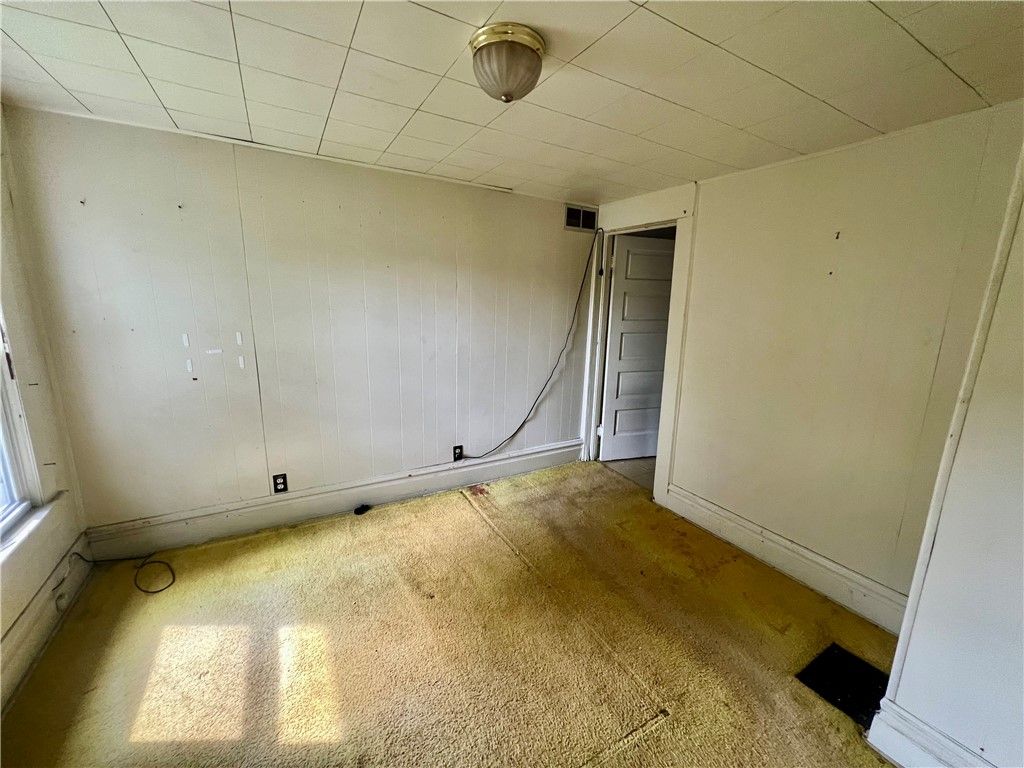 Image 11 of property listing at 3019 Mercer Rd, Neshannock Twp, PA 16105