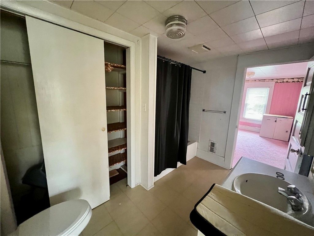 Image 14 of property listing at 3019 Mercer Rd, Neshannock Twp, PA 16105