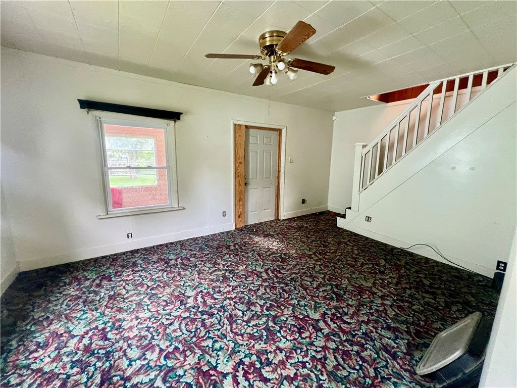 Image 8 of property listing at 3019 Mercer Rd, Neshannock Twp, PA 16105