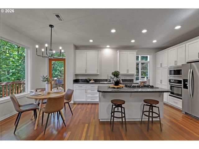 9583 Nw RANDALL Ln, Portland, OR 97229