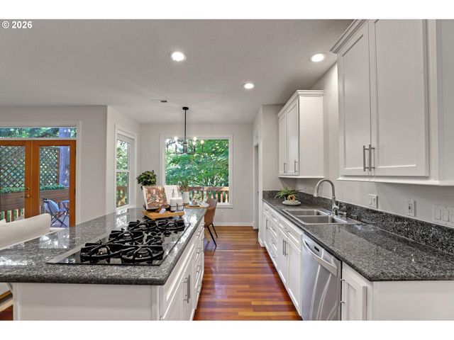 9583 Nw RANDALL Ln, Portland, OR 97229