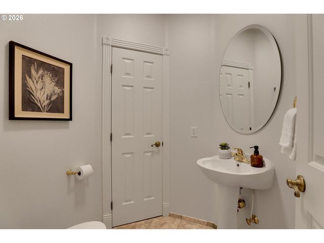 9583 Nw RANDALL Ln, Portland, OR 97229