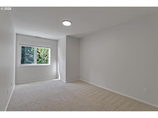 9583 Nw RANDALL Ln, Portland, OR 97229