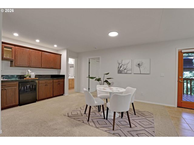 9583 Nw RANDALL Ln, Portland, OR 97229