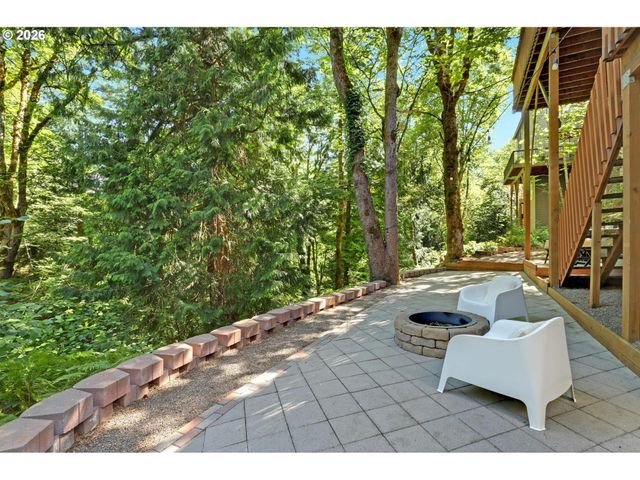 9583 Nw RANDALL Ln, Portland, OR 97229